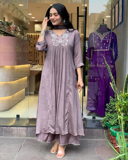 *Work - Beautiful Heavy &nbsp;embroidery and hand work kurti on kurti and sleeves.(WARED158)