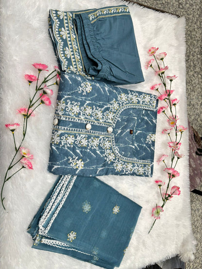 Don't wear what fashion designers tell you to wear. Wear what they wear(WARED370)