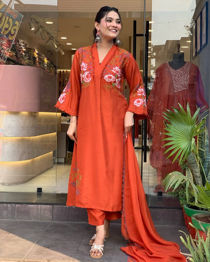 Enjoy your festival 🌞with our Very Beautiful 3ps Set . 🪡 🪡 🪡 🌸 💚💚  (WARED124)