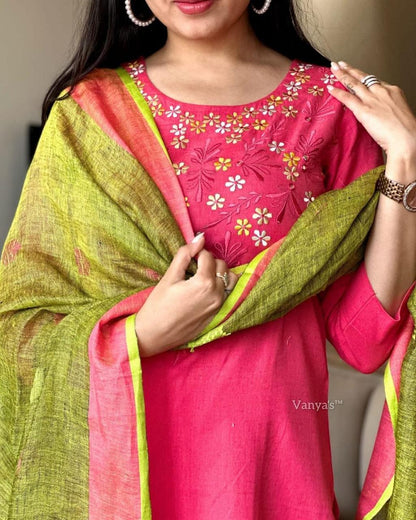Beautiful premium quality linen dupatta enclosed with heavy tassel work on dupatta(WARED131)
