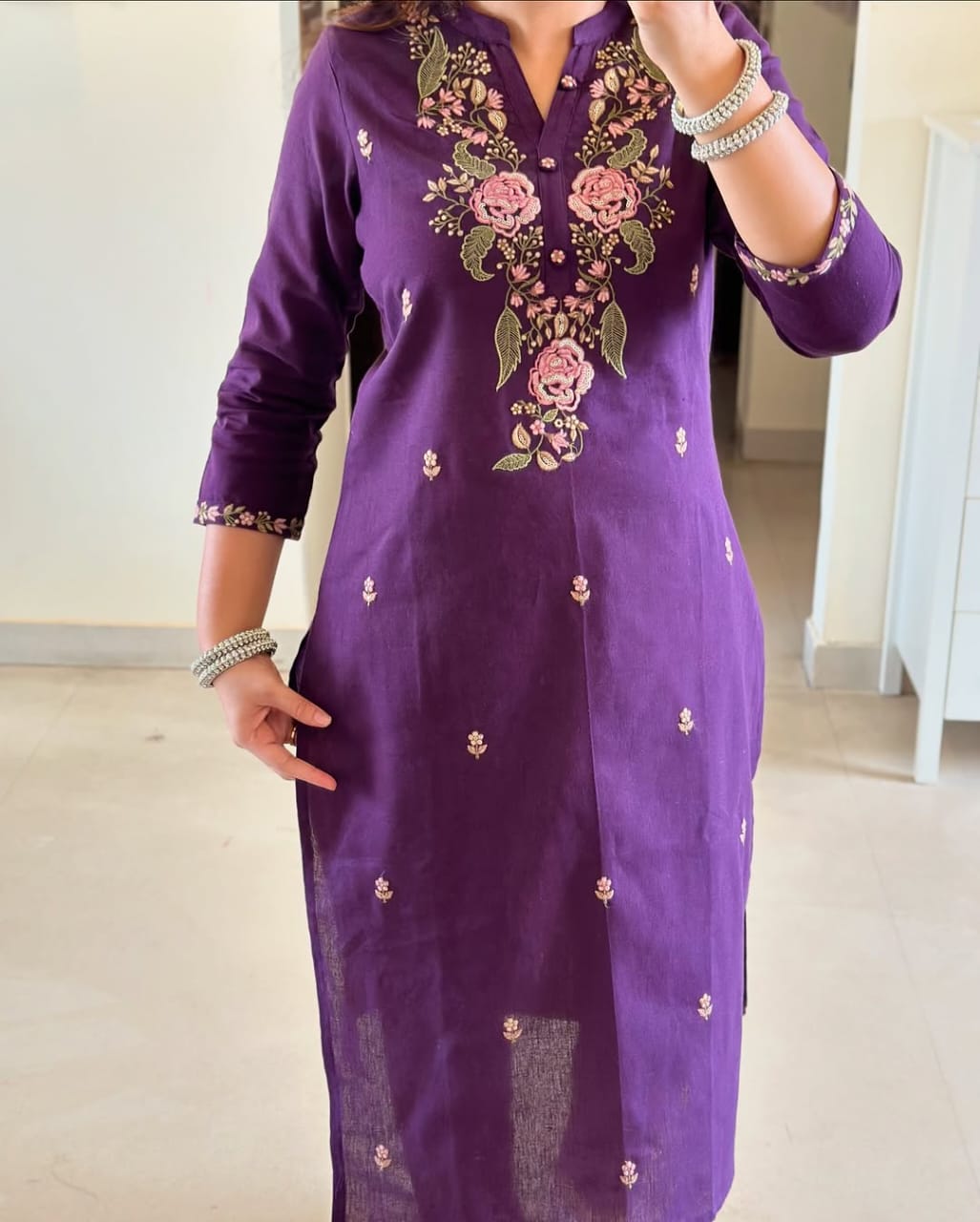 Beautiful pure cotton super dying embroidery suit set.paired up with cotton pant and malmal cotton dupatta with tusels.  (WARED128)