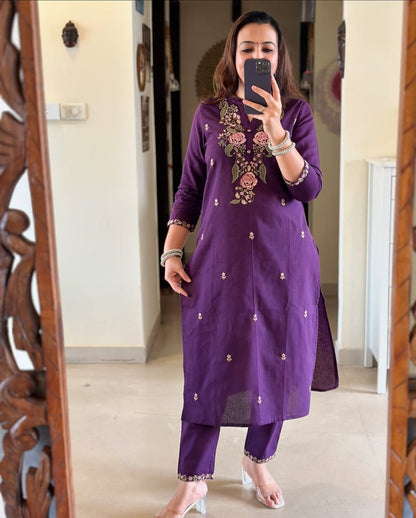 Beautiful pure cotton super dying embroidery suit set.paired up with cotton pant and malmal cotton dupatta with tusels.  (WARED128)