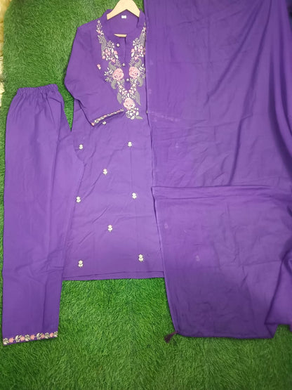 Beautiful pure cotton super dying embroidery suit set.paired up with cotton pant and malmal cotton dupatta with tusels.  (WARED128)