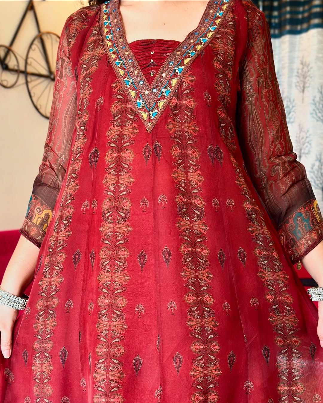 Beautiful pure premium chiffon digital printed Anarkali set with handwork on neck it has attached lining paired up with santoon slik pant and Organza digital printed dupatta sets(WARED19)