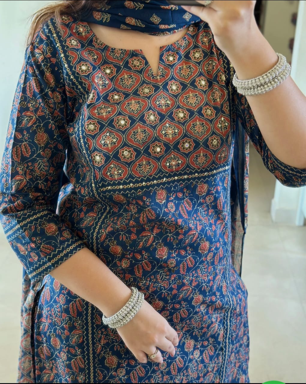 superhit design for festivalseason*  Beautiful Jaipuri Printed Cotton Suit Set Cotton Kurta With Floral Print And Handwork detailing With Panel Work Paired Up With Cotton Pant and Duppatta🥰💫) (WARED118)
