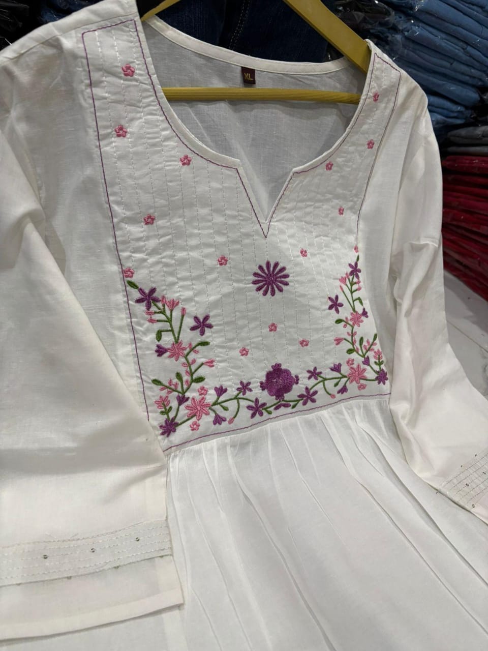 Upgrade your office wear wardrobe with this classy kurti pant with sequence embroidery & work & detailing for all day comfort and trendy look🌸🌸(SWCD61)