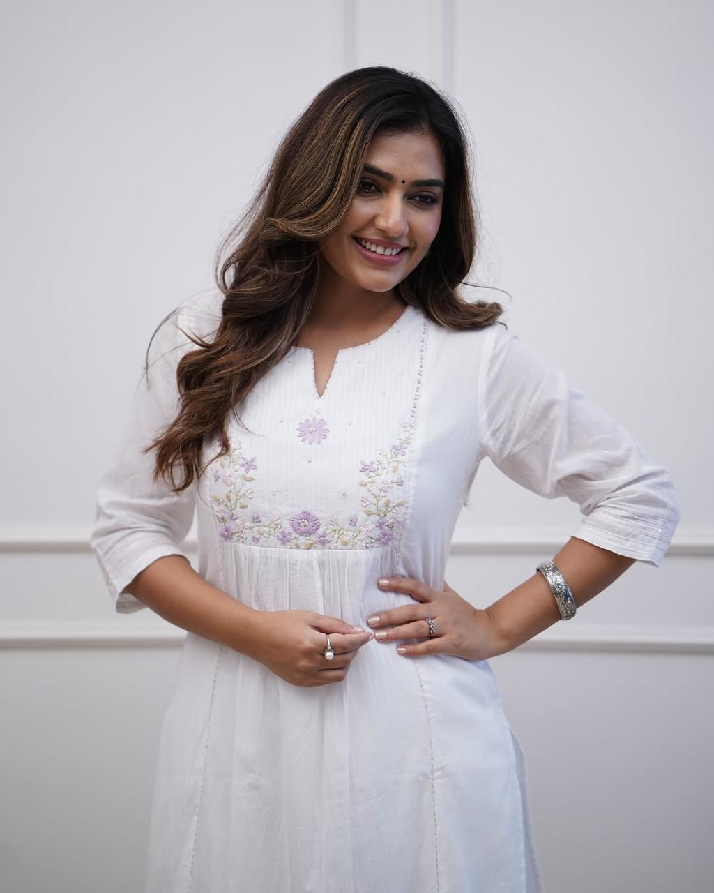 Upgrade your office wear wardrobe with this classy kurti pant with sequence embroidery & work & detailing for all day comfort and trendy look🌸🌸(SWCD61)