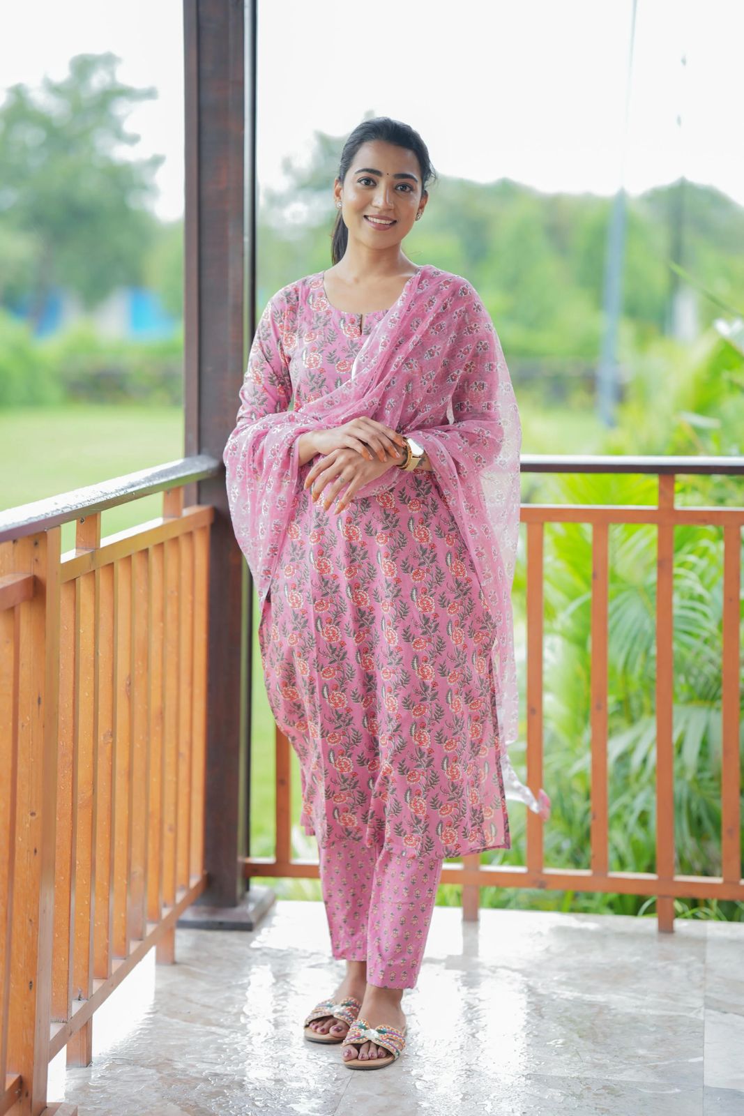🌹🌹Pure fine Cotton fabric ;Kurti with Pant with cotton 100-100 Dupatta🌹🌹(SWCD51)