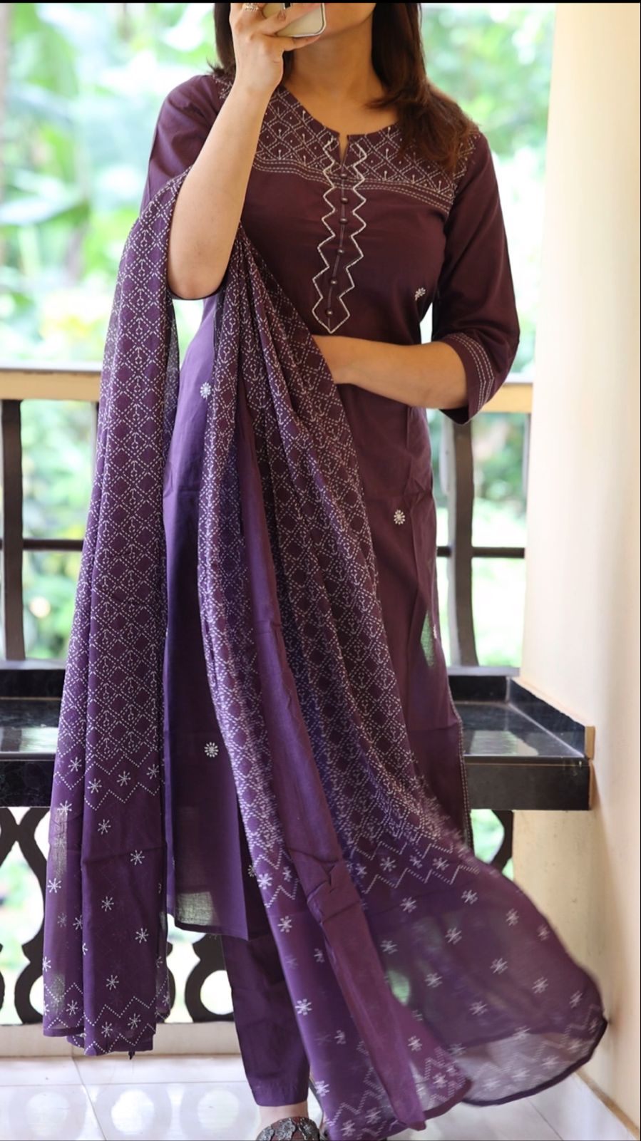.🌹🌹Pure fine Cotton fabric Embroidery Work Kurti with Pant with cotton 100-100 Dupatta🌹🌹(SWRED46)
