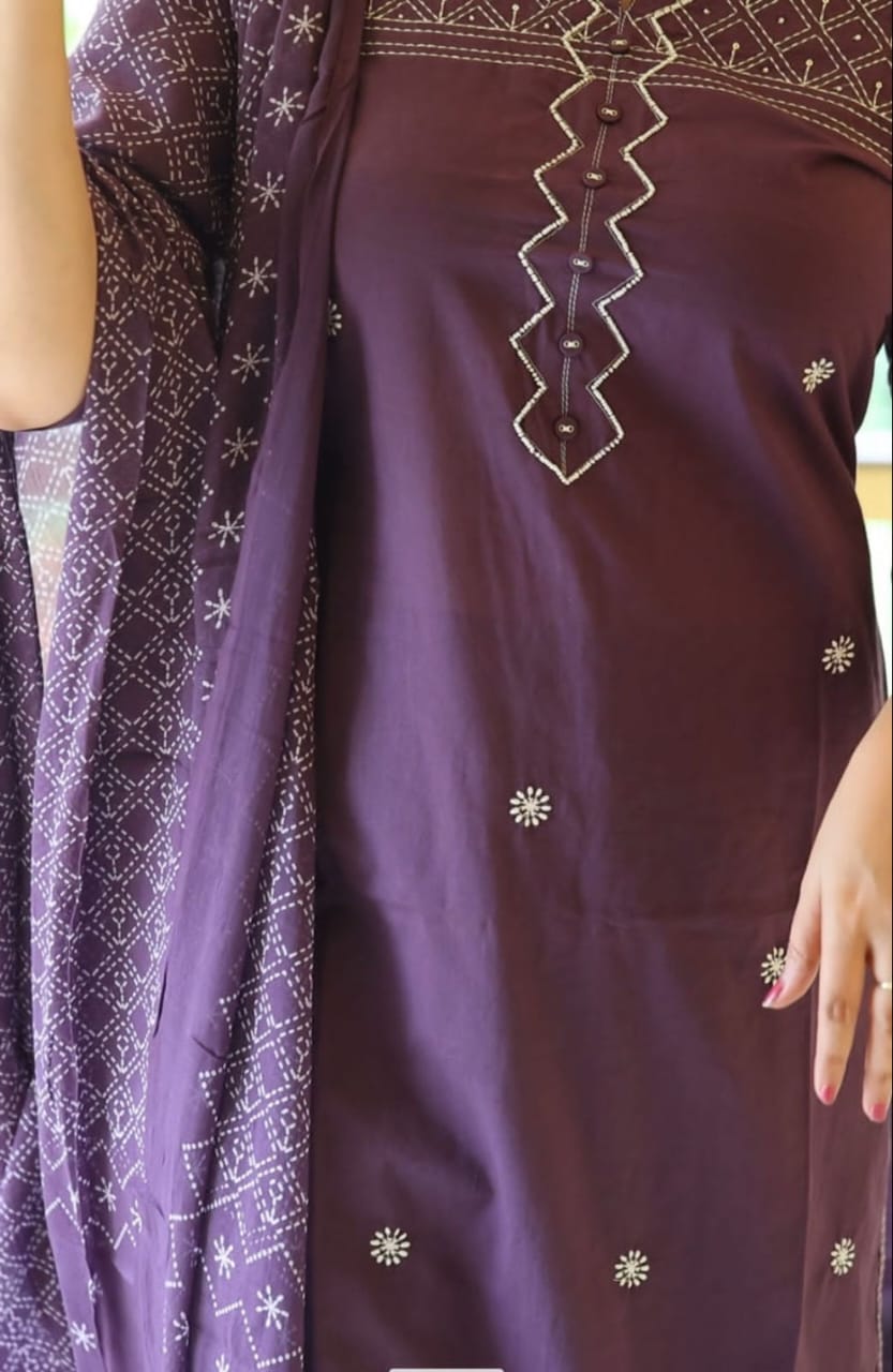 .🌹🌹Pure fine Cotton fabric Embroidery Work Kurti with Pant with cotton 100-100 Dupatta🌹🌹(SWRED46)