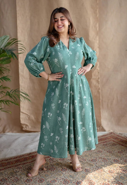 💕💝🦋🥰 look ;stylish and walk in comfort with our New multi flower Midi with stylish ;puff slavees set perfect for your wardrobe ☺️ 🫶🏻(SWCD22)