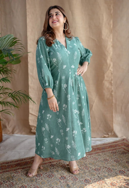 💕💝🦋🥰 look ;stylish and walk in comfort with our New multi flower Midi with stylish ;puff slavees set perfect for your wardrobe ☺️ 🫶🏻(SWCD22)