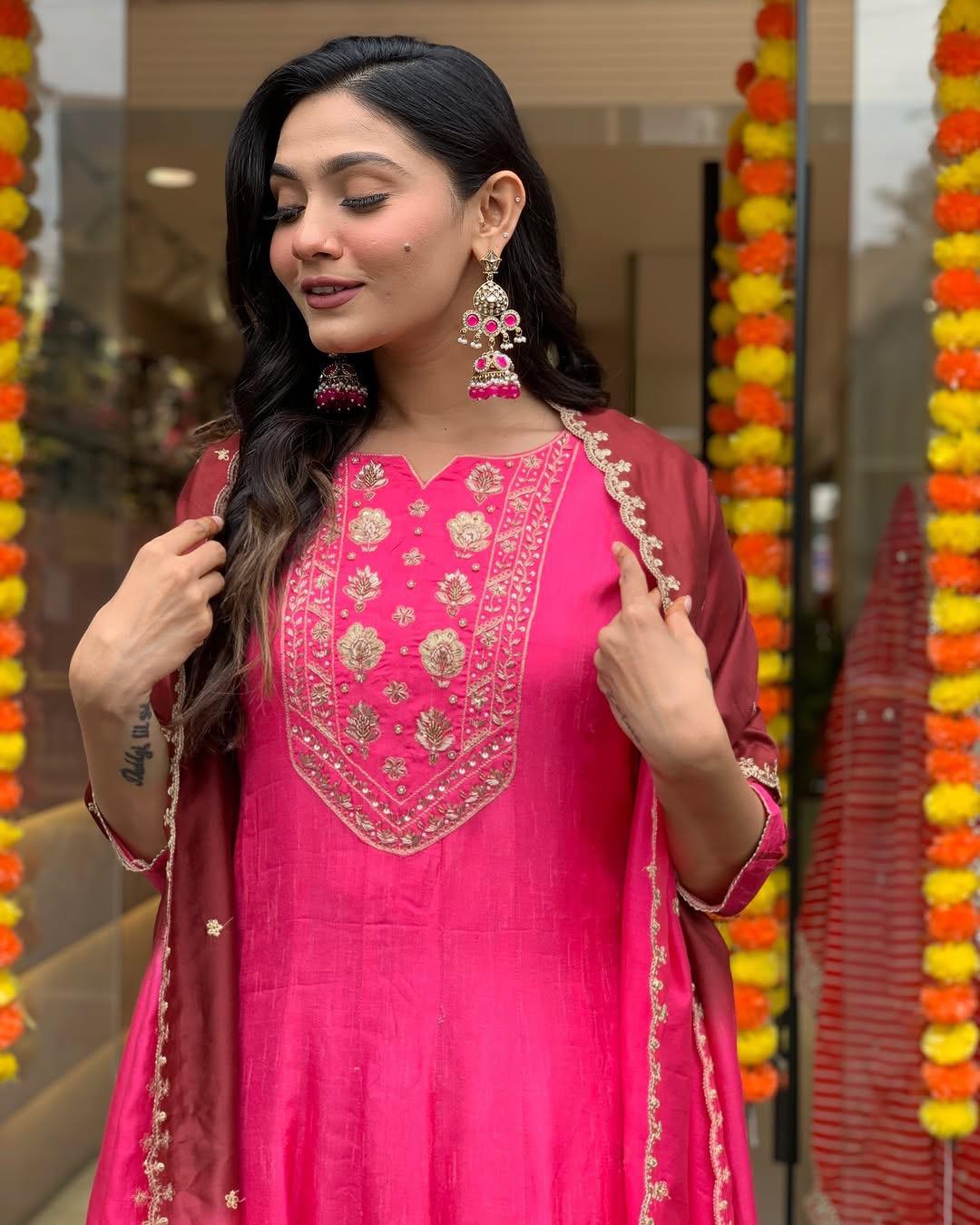 Our Exclusive Collection is here, to add a touch of tradition to your wardrobe.(SWRED25)