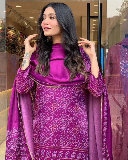 Beautiful Heavy quality Chinon Silk Fabric designer festive wear kurti pant and duppta (SWRED15)