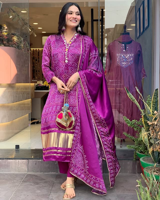 Beautiful Heavy quality Chinon Silk Fabric designer festive wear kurti pant and duppta (SWRED15)