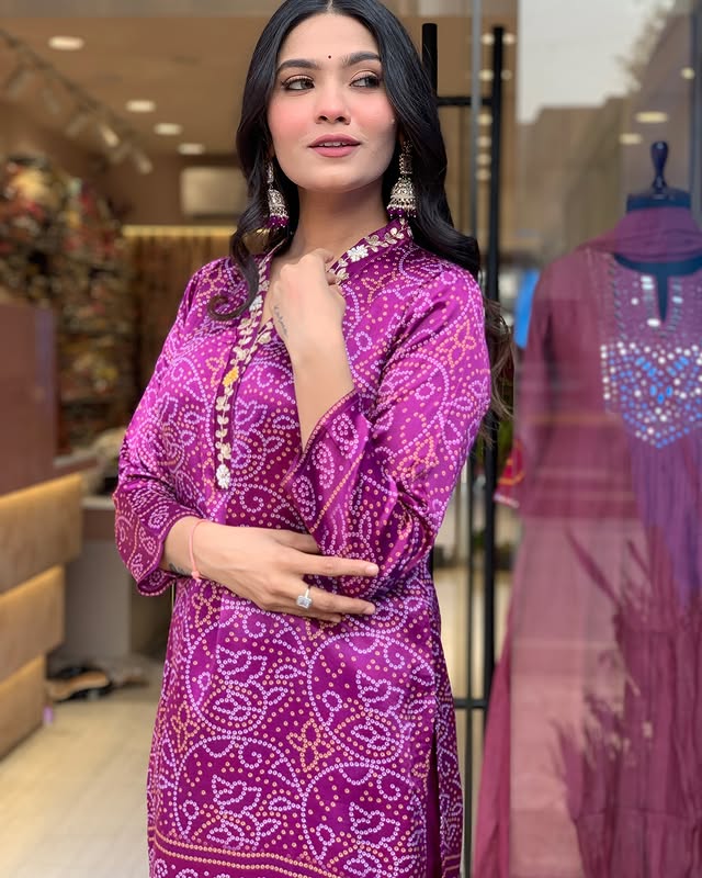 Beautiful Heavy quality Chinon Silk Fabric designer festive wear kurti pant and duppta (SWRED15)