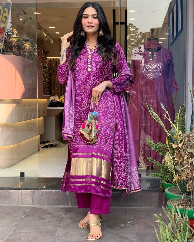 Beautiful Heavy quality Chinon Silk Fabric designer festive wear kurti pant and duppta (SWRED15)