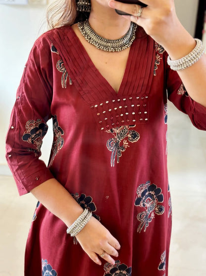 HEVAY DIMOND COTTON FABRIC NECK EMBROIDERY WORK AND PLITES ON YOKE🍃🍁💖(WARED23)