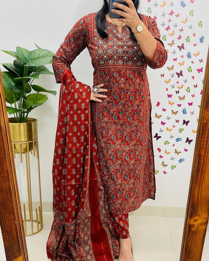 “ NEW FULL COTTON PRINT HAND WORK STRAIGHT KURTI PANT MALMAL DUPATTA ARRIVAL 😍💖(WARED396)