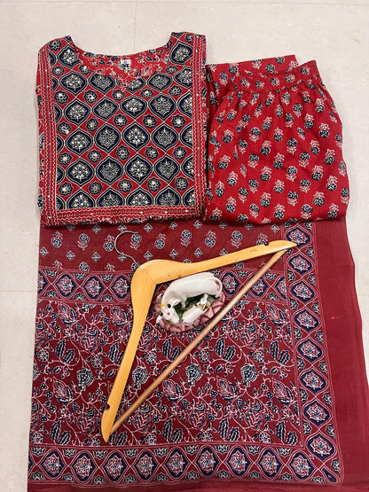“ NEW FULL COTTON PRINT HAND WORK STRAIGHT KURTI PANT MALMAL DUPATTA ARRIVAL 😍💖(WARED396)