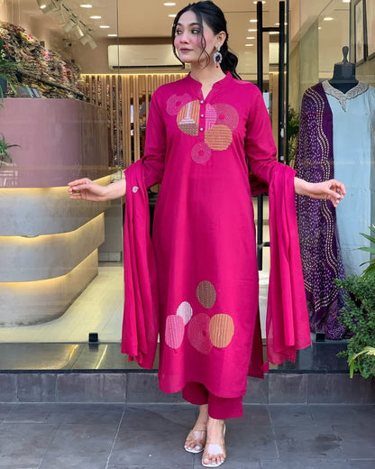 This Kurti,pant dupatta set is perfect for the summer season with its vibrant floral print and confident (WARED406)