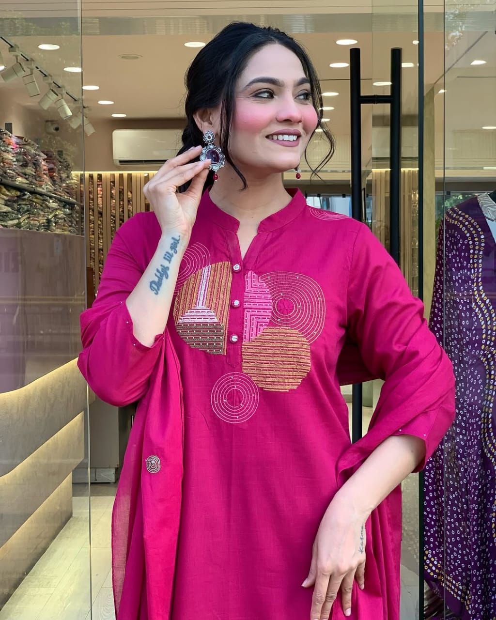 This Kurti,pant dupatta set is perfect for the summer season with its vibrant floral print and confident (WARED406)