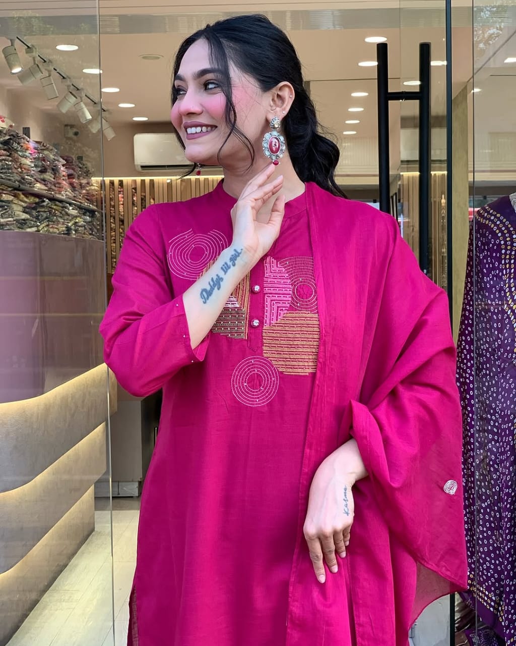 This Kurti,pant dupatta set is perfect for the summer season with its vibrant floral print and confident (WARED406)