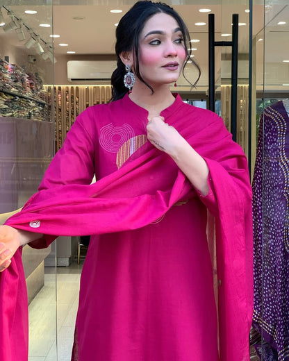 This Kurti,pant dupatta set is perfect for the summer season with its vibrant floral print and confident (WARED406)