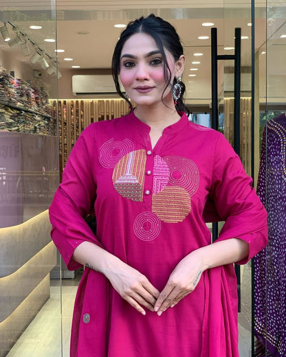 This Kurti,pant dupatta set is perfect for the summer season with its vibrant floral print and confident (WARED406)
