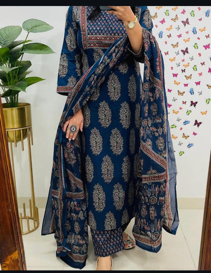 🌹🌹Pure fine Cotton fabric  Kurti with Pant with cotton 100-100 Dupatta🌹🌹Nack Hand work(WARED426)