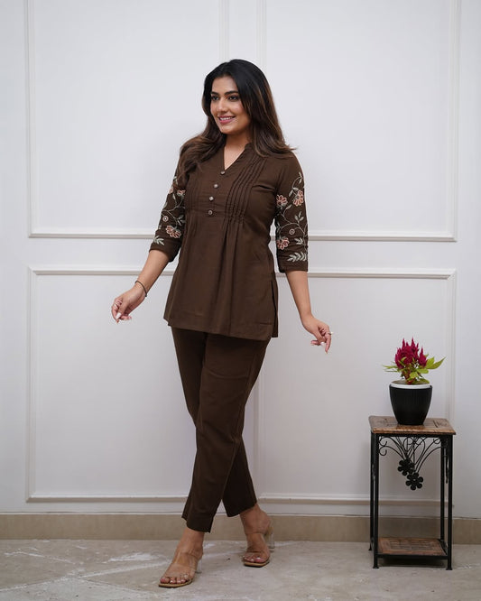 Beautiful embroidery sequence work and printex work that provides you more attractive look...