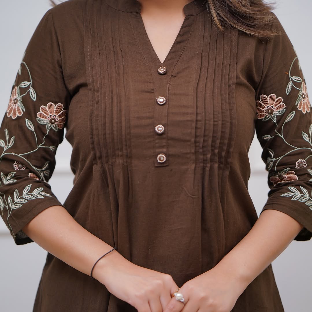 Beautiful embroidery sequence work and printex work that provides you more attractive look...