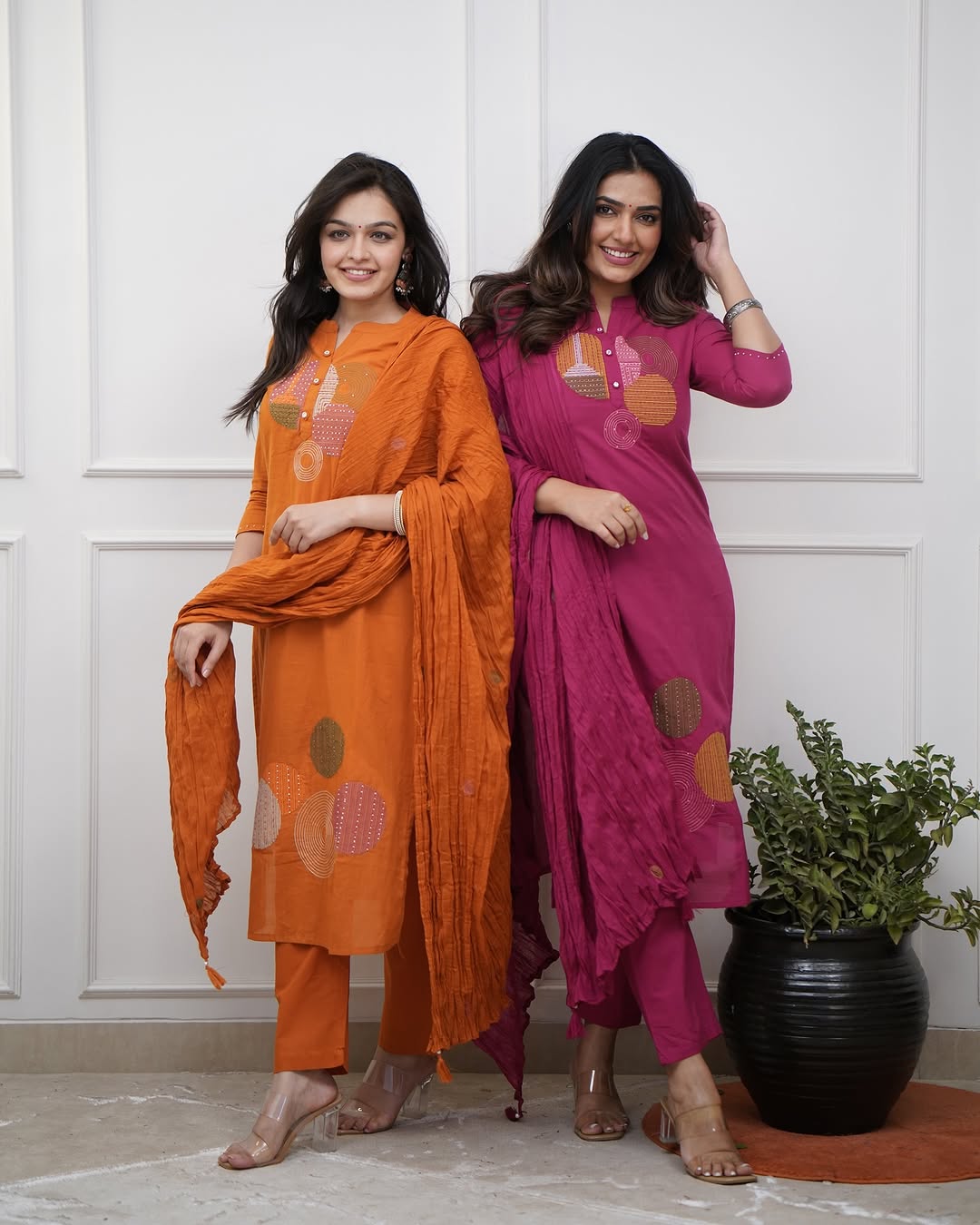 This Kurti,pant & dupatta set is perfect for the summer season(WARED33)