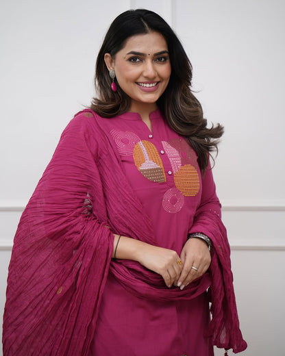 This Kurti,pant & dupatta set is perfect for the summer season(WARED32)