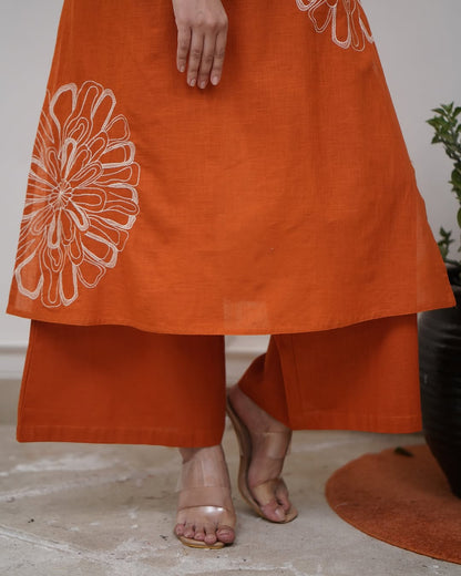 Look straight out of a dreamy movie set as &you turn around and walk in this elegant flaired suit (WACD91)