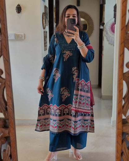 HEVAY DIMOND COTTON FABRIC NECK EMBROIDERY WORK AND PLITES ON YOKE🍃🍁💖(WARED23) 01