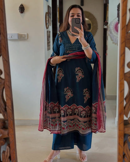 HEVAY DIMOND COTTON FABRIC NECK EMBROIDERY WORK AND PLITES ON YOKE🍃🍁💖(WARED23) 01