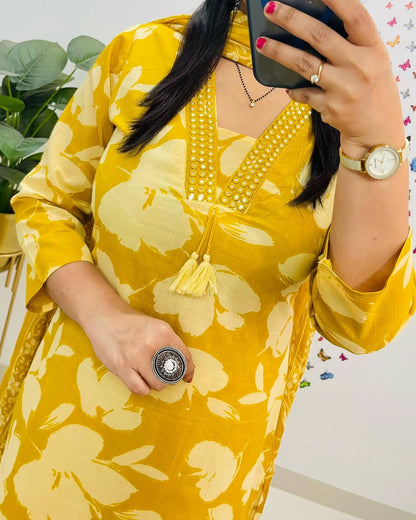 🧶💫New Designer Floral Cotton Suit set collection(WARED467)