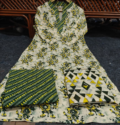 This suit features a stunning combination of light and dark green, and yellow colors(WARED469)