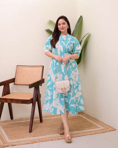 It is decorated with beautiful buttons and amazing floral prints.(WACD133)