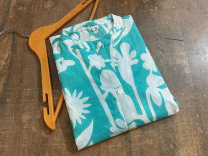 It is decorated with beautiful buttons and amazing floral prints.(WACD133)