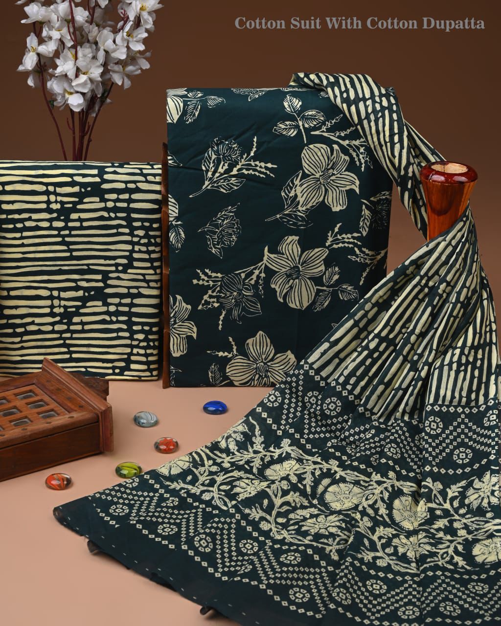 ELEGANT HAND BLOCK PRINT COTTON SUIT SET WITH MULMUL DUPATTA(WACOTMU03)