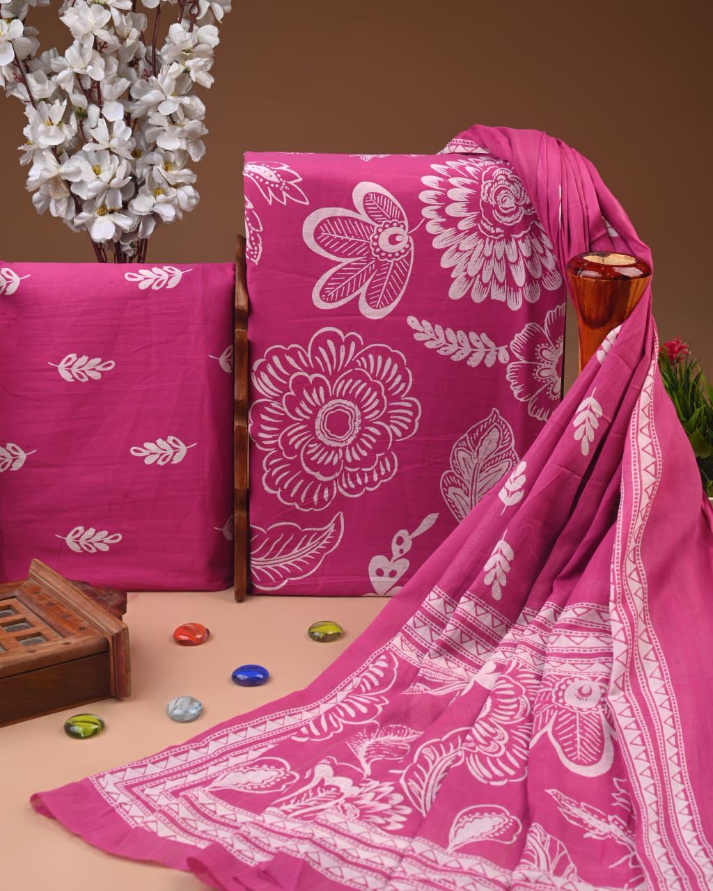 ELEGANT HAND BLOCK PRINT COTTON SUIT SET WITH MULMUL DUPATTA(WACOTMU58)