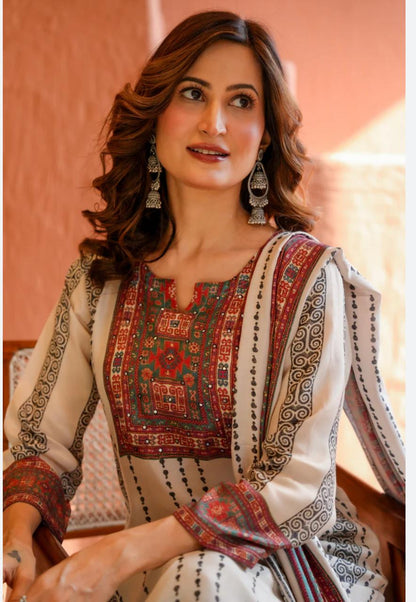 🔖 The Legacy of Mahee Jaipur Now Available At Prayosha Creation .(WAAN01)