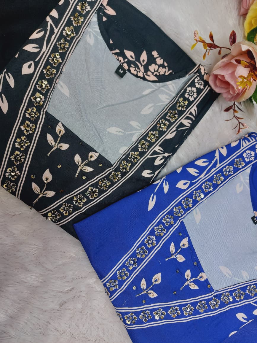 Featuring beautiful Heavy Suit Set which is beautifully decorated with hand work. It is paired with matching pants.(RRRD05)