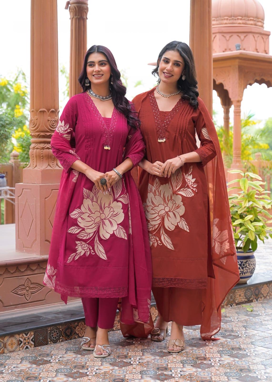 Featuring beautiful Heavy Set which is beautifully decorated All over Handwork🪡on suit and digital print. (SWDH02)