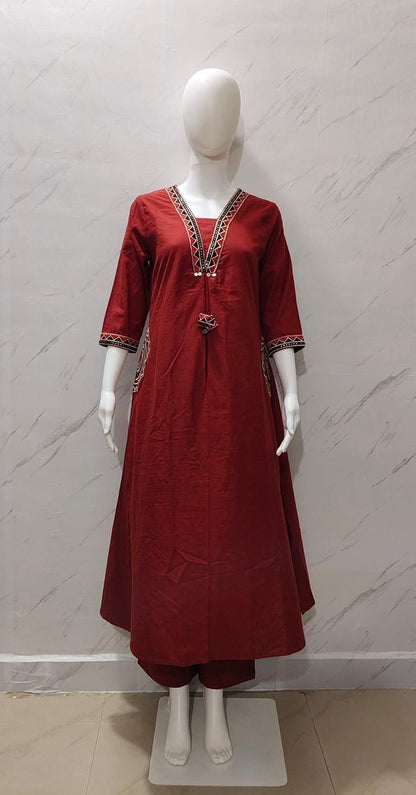 🌹🌹 fine Cotton flex fabric beautiful embroidery on neck, sleeves, pocket Kurti with plazo with cotton cotton flex🌹🌹 (SWSK03)