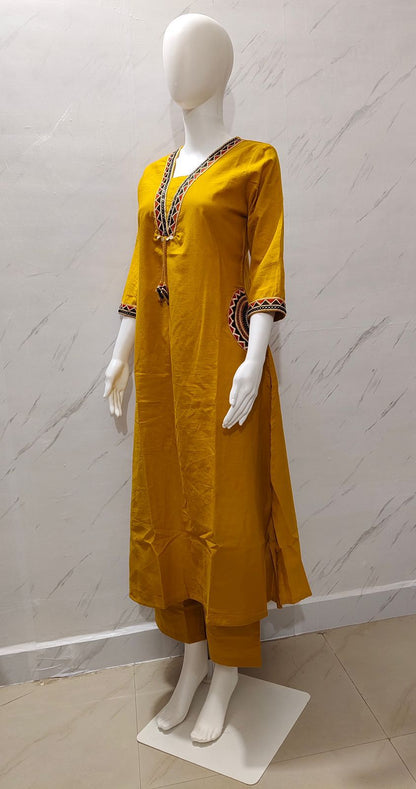 🌹🌹 fine Cotton flex fabric beautiful embroidery on neck, sleeves, pocket Kurti with plazo with cotton cotton flex🌹🌹 (SWSK03)