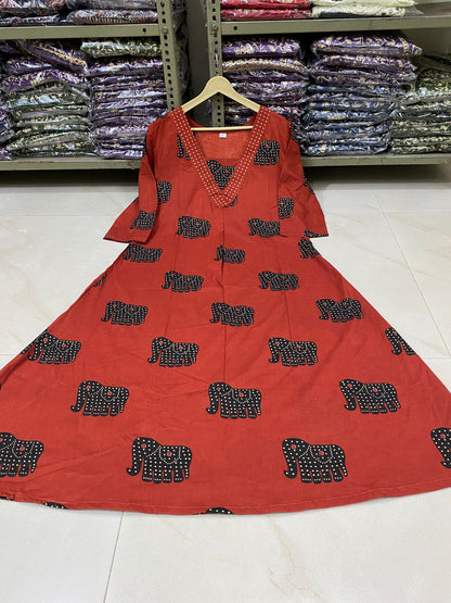 New stylish and affordable beautiful look start a-line set with beautiful elephant print and fabric pure Cotton💃💃 (SWSK04)