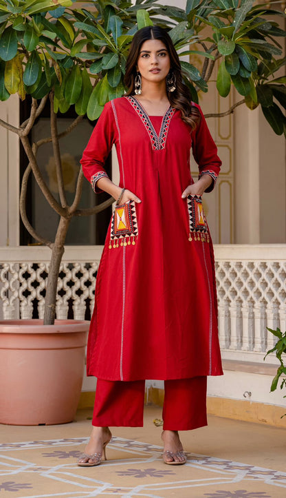 New stylish and affordable beautiful look start a-line set with beautiful elephant print and fabric pure Cotton💃💃 (SWSK05)